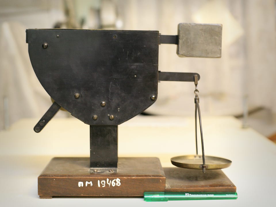Mécanismes de Tchebyshev — Balance — Modèle de Tchebychev (Musée polytechnique)