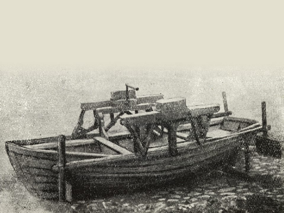 Mécanismes de Tchebyshev — Mécanisme à ramer — Le bateau avec méchanisme à ramer (reproduction)