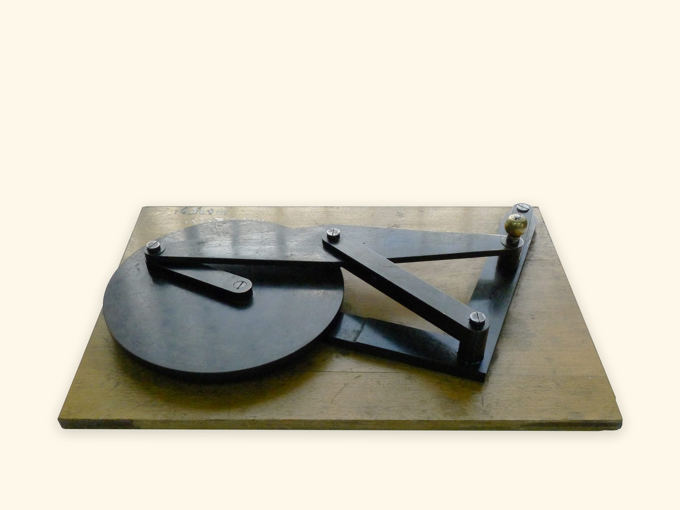 Modèle de Tchebychev (Université de St.-Pétersbourg)