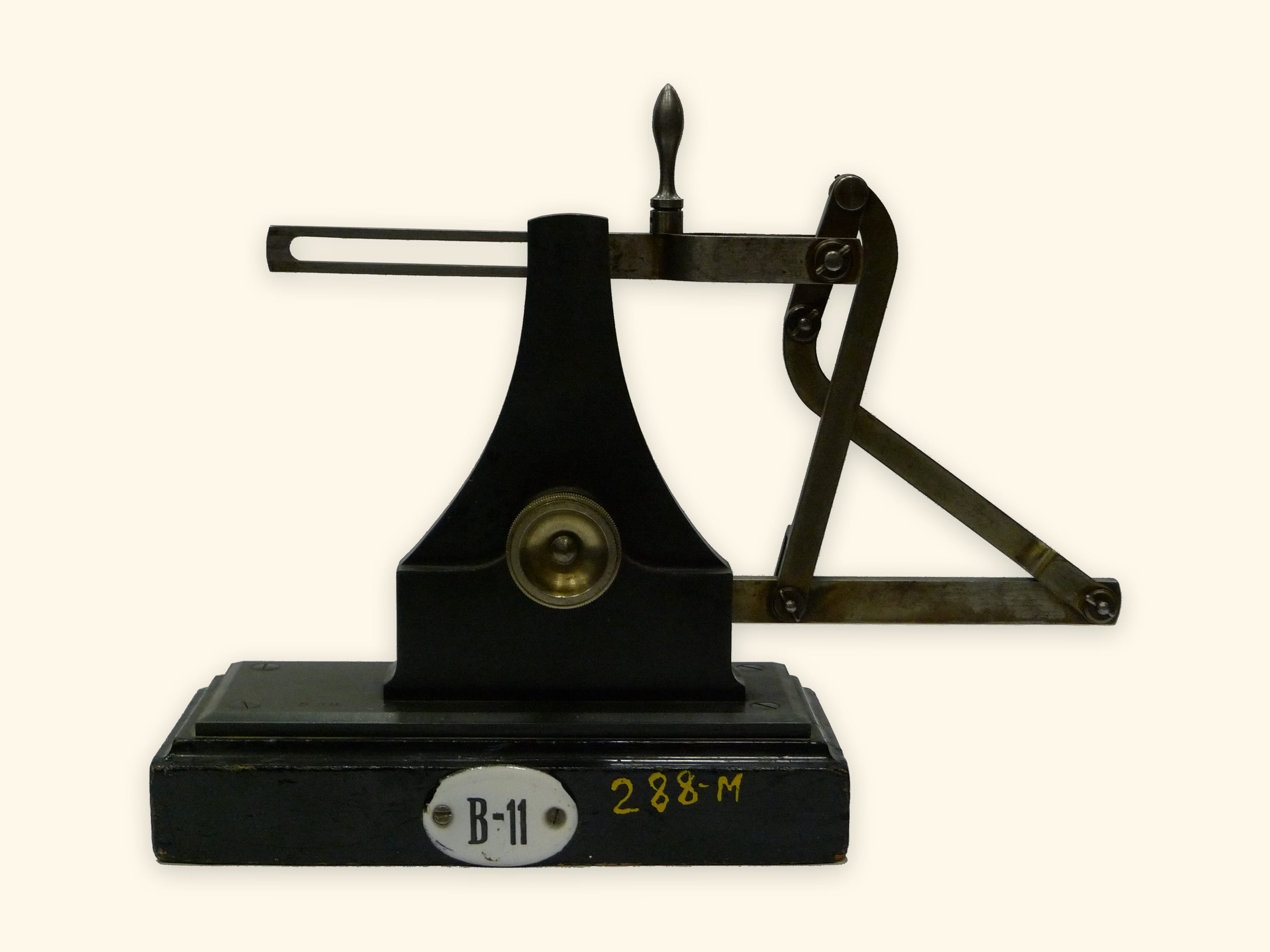 Modèle de Tchebychev (Université technique Bauman)