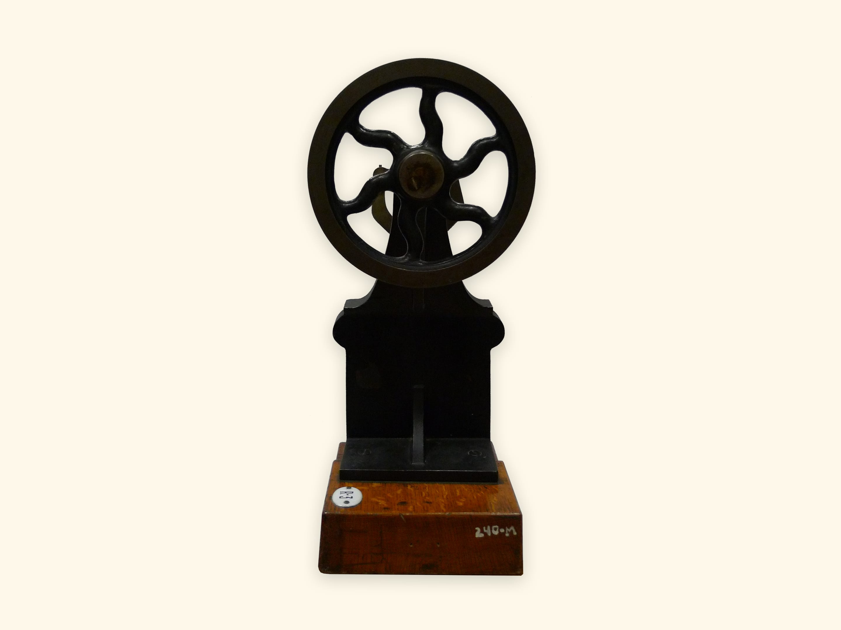 Modèle de Tchebychev (Université technique Bauman)