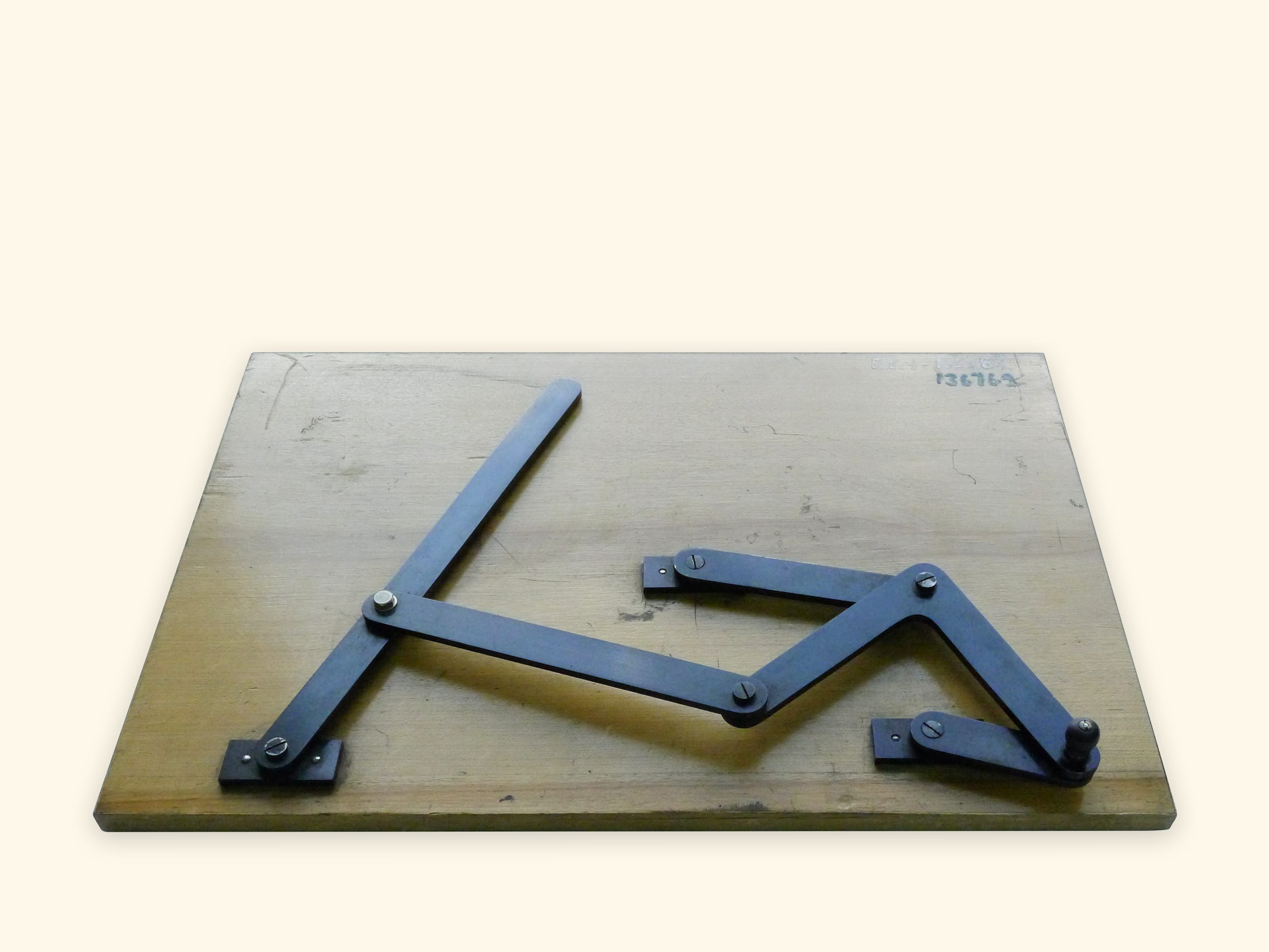 Modèle de Tchebychev (Université de St.-Pétersbourg)